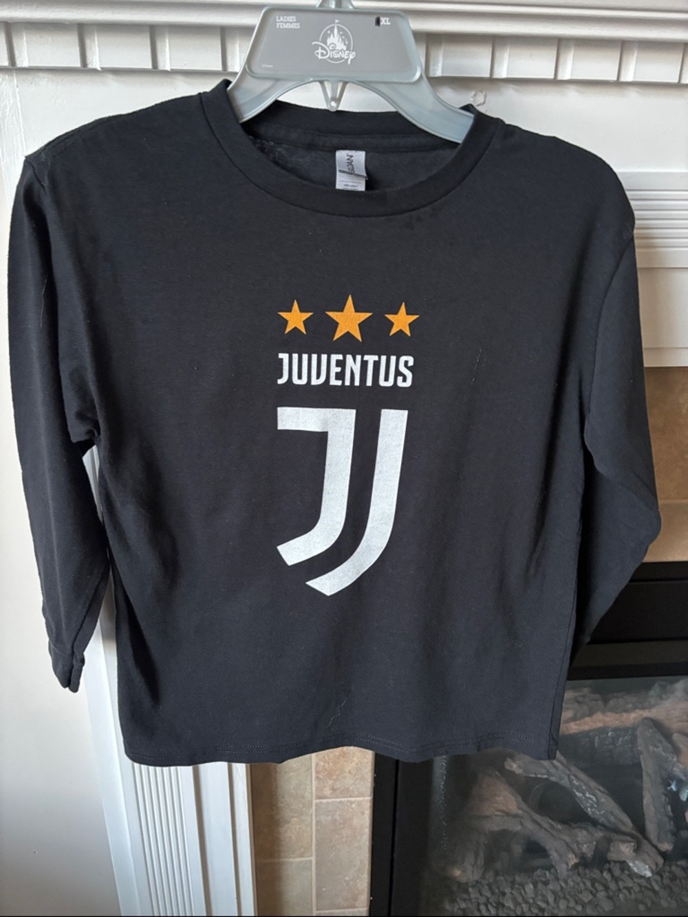 Gildan Black Boys Long-Sleeve Juventus Logo Tee with Gold Stars Size M